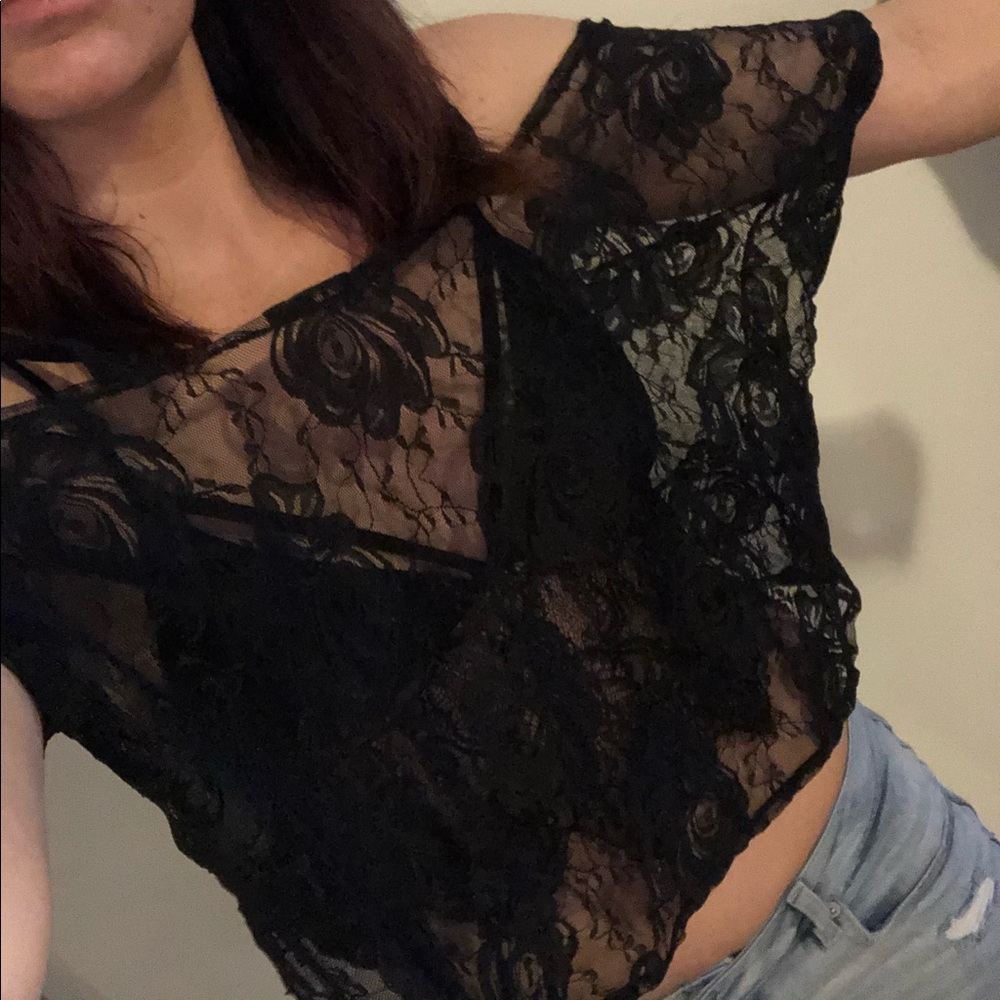 NWOT Mesh Flowered Top with cap sleeves